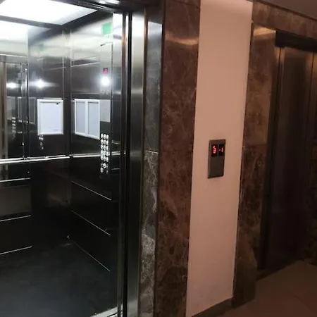 Guvenlikli Plazada Huzurlu Yasam Alani Lejlighed