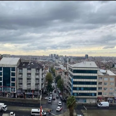 Guvenlikli Plazada Huzurlu Yasam Alani *